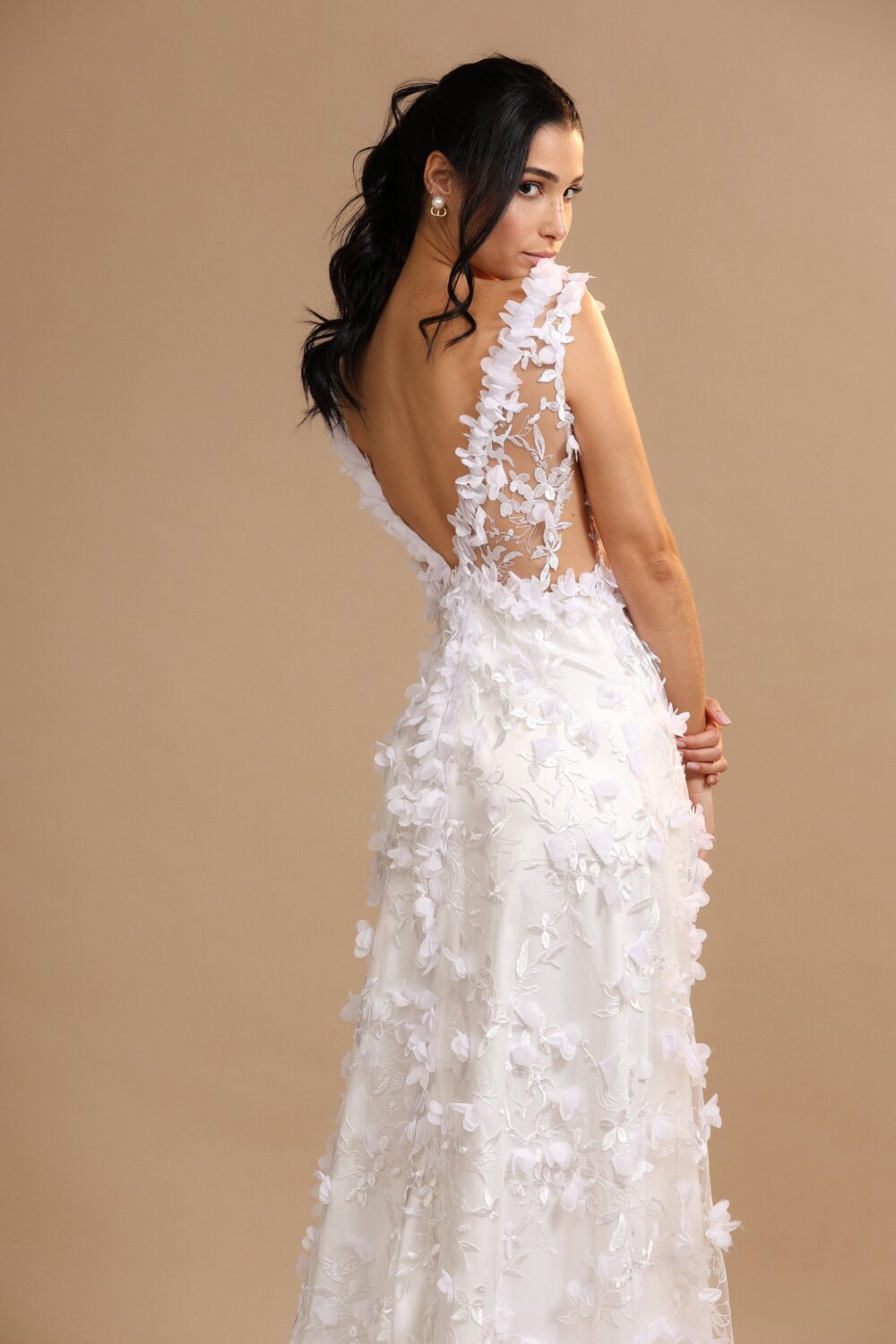 FR Feathers Bride Dress - Image 5