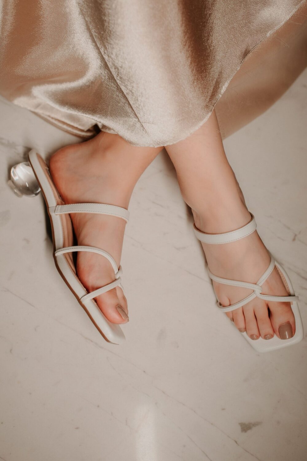 AN Deitu 109 by Anama - White Kitten Heel Sandals with Strappy Design
